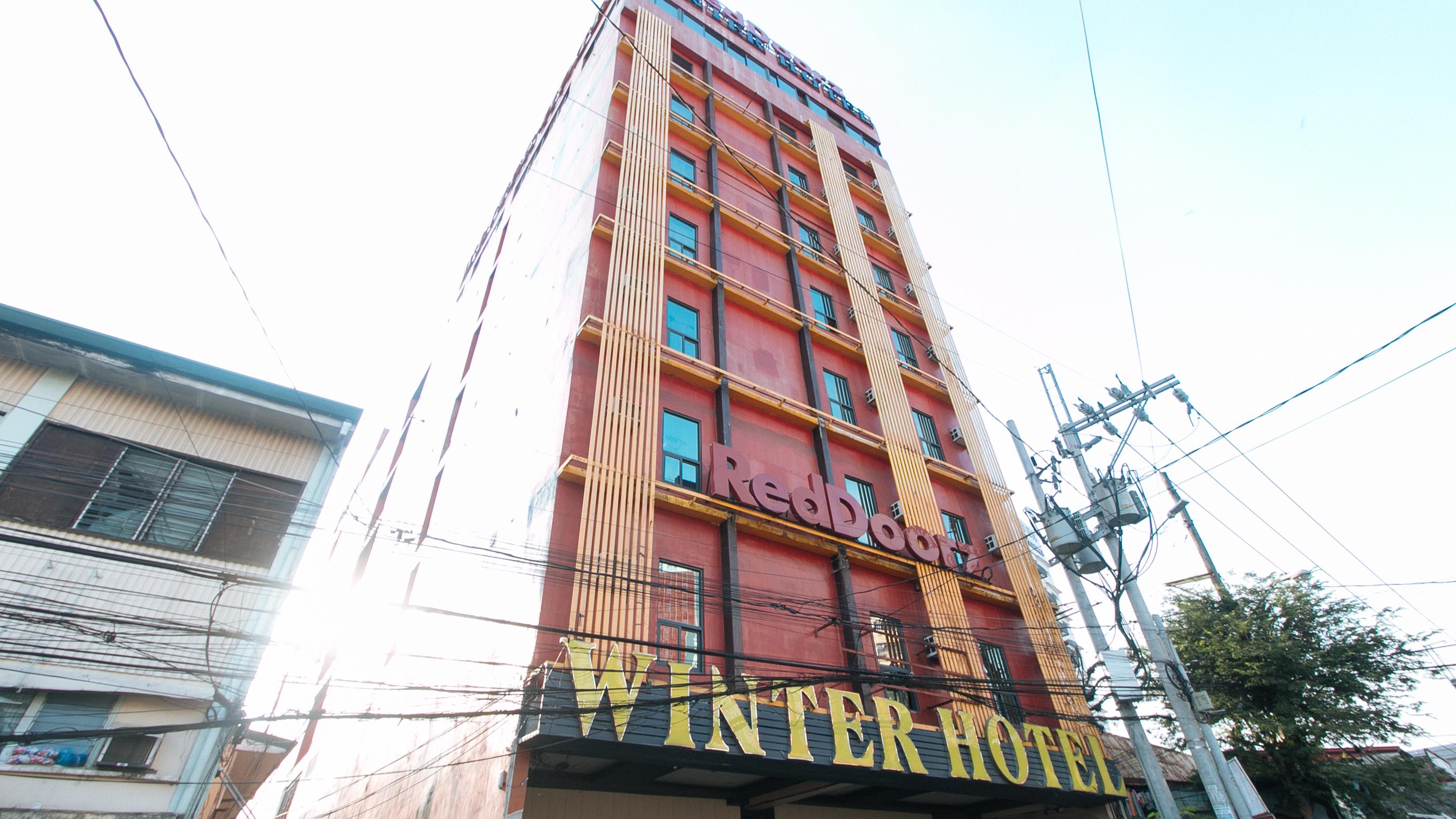 RedDoorz Plus Winter Benitez Cubao Manila Exterior foto