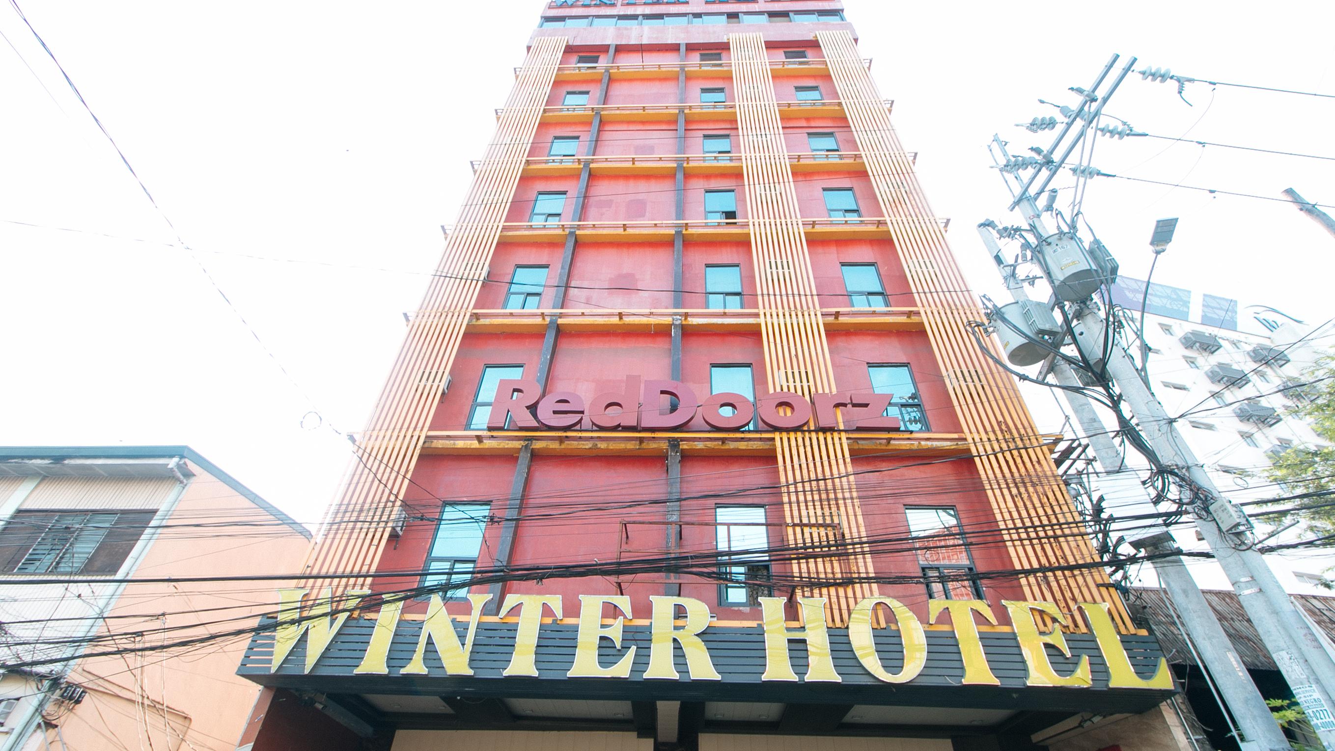 RedDoorz Plus Winter Benitez Cubao Manila Exterior foto